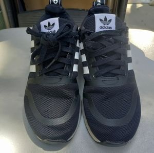 ~Sold~Adidas 5.5 Boy Sneakers
